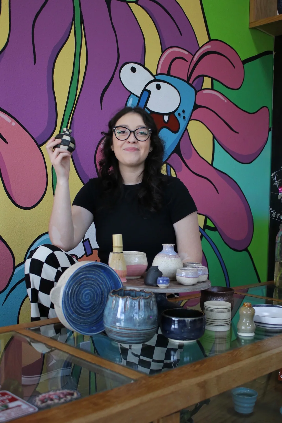 Sarah, studio manager at Annebrije Pottery Studio